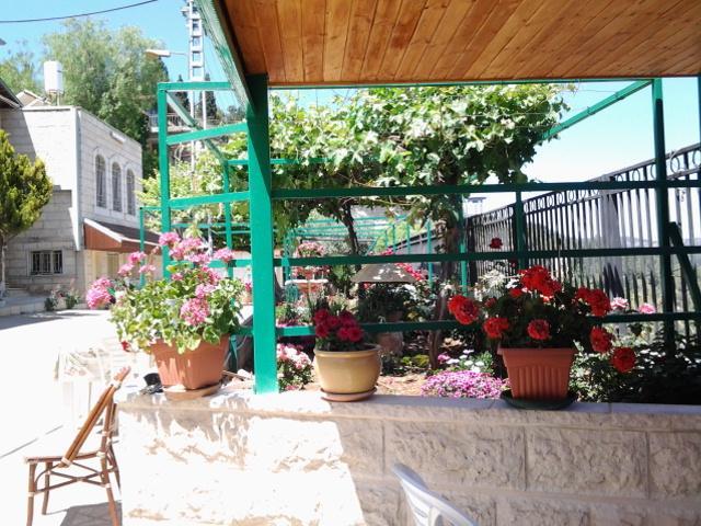 Rosary Sister Guest House Ein Karem Jerusalén Exterior foto